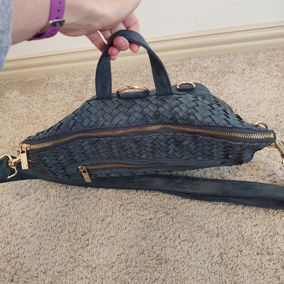 Neiman Marcus Convertible Shoulder Bag Backpack Faux Leather Woven Blue Gold - Picture 5 of 9